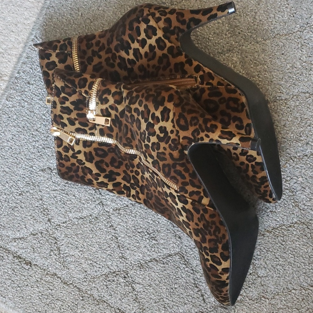 Brand New Leopard Print Ankle Boot Heels 9.5wide